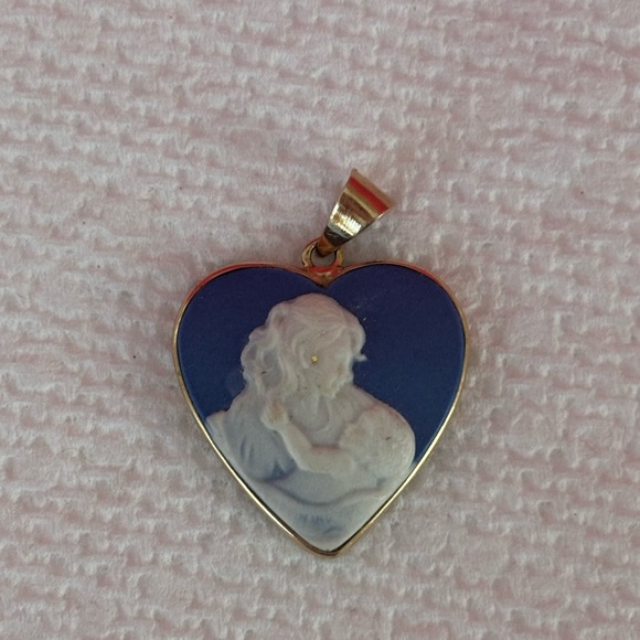 VINTAGE Marc Anthony 10K Gold Mother and Child Blue Heart Cameo Pendant
